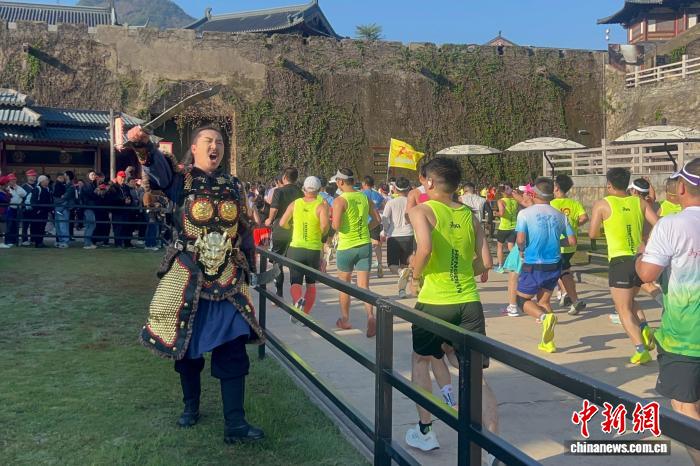 横店马拉松开跑：沉浸式赛道释放情绪能量带来