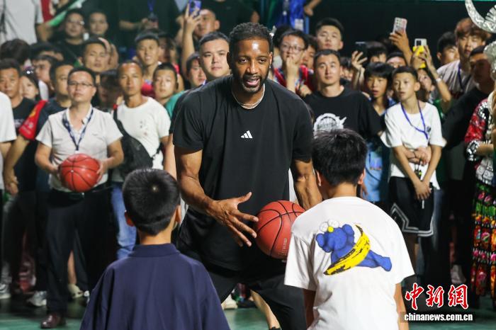 威宁产投集团队力克劲敌夺得贵州赛区决赛冠军