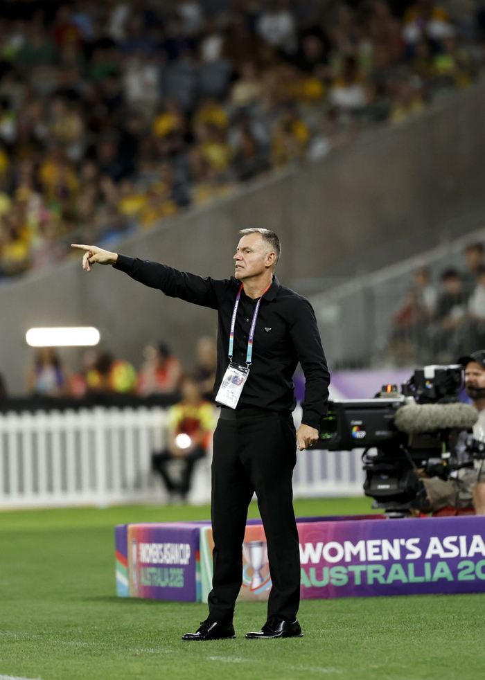 中国女足止步亚洲杯半决赛 米利西奇：未来需选