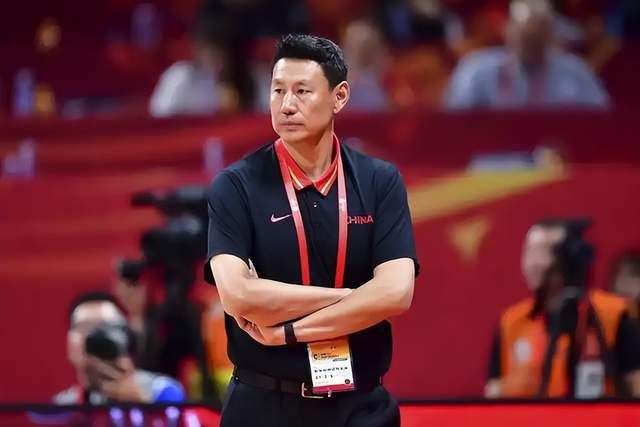 宫鲁鸣执教危机浮现 李楠或接任中国女篮主帅