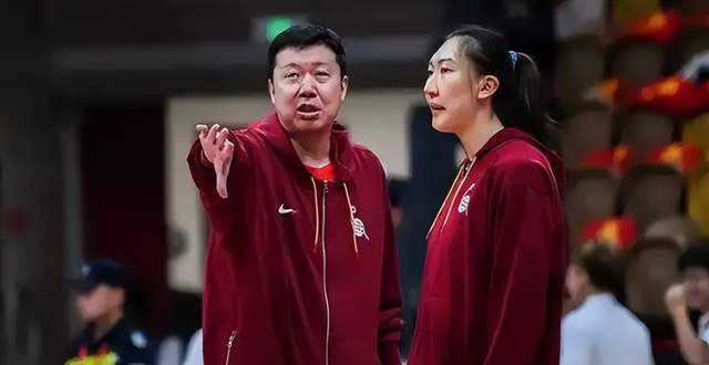 宫鲁鸣执教危机浮现 李楠或接任中国女篮主帅