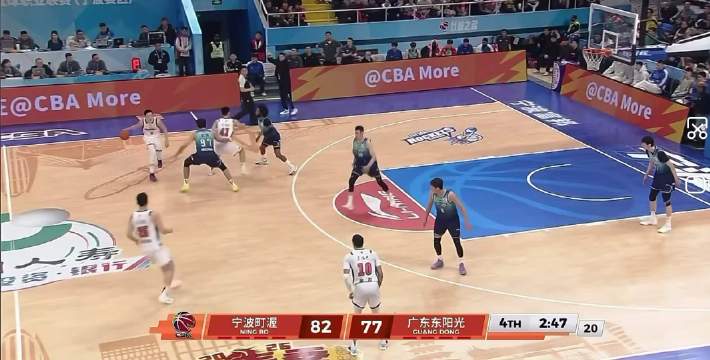 徐中锋双扣封神 麦基隔扣炸裂 东莞男篮力克梅州