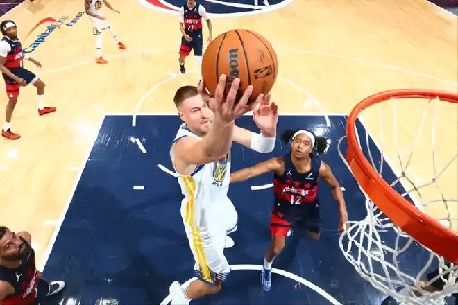 波尔津吉斯30分梅尔顿27分 勇士客场逆转终结五连