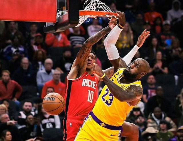 湖人逆转火箭终结6连胜，卡位战关键失误成败关