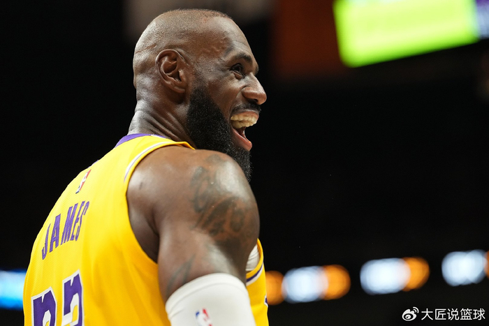 美媒评选本季50大球星：库里高居第10 詹姆斯排第