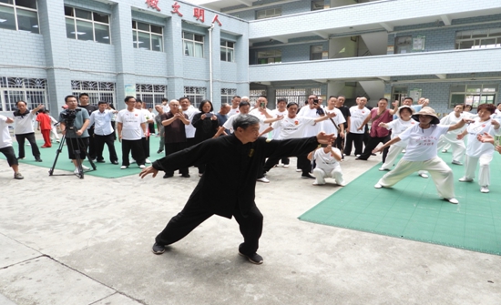 贵州织金全民健身日启动足球赛暨体旅融合活动